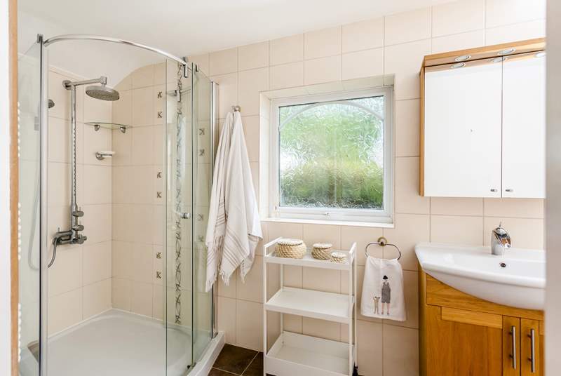 This lovely shower-room is next to bedroom 3. 