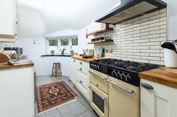 The well-equipped kitchen.