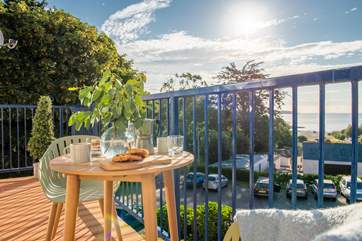 Enjoy the Cornish sunshine on the balcony.