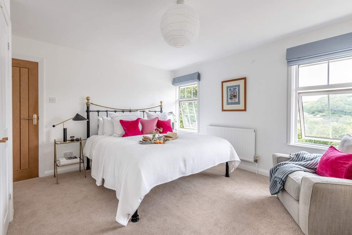 With views to the front of the house Bedroom 2 enjoys views and a en suite Bathroom.