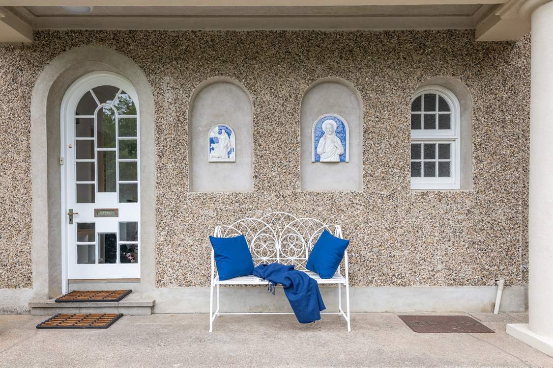 The Old Presbytery looks forward to welcoming you on holiday.