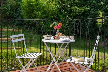 Breakfast on the balcony? Yes please!