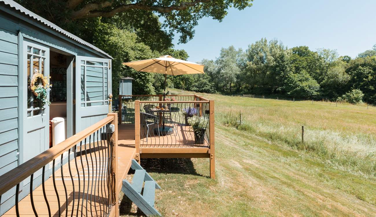 Welcome to La Cabine Francaise, our chic hideaway with French flair. 