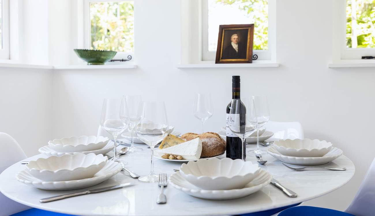 Enjoy delicious holiday feasts.