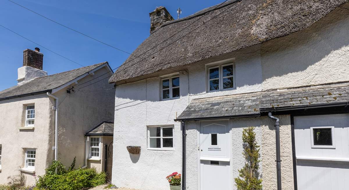 Welcome to Holly Cottage, a gorgeous Grade II Listed cottage.