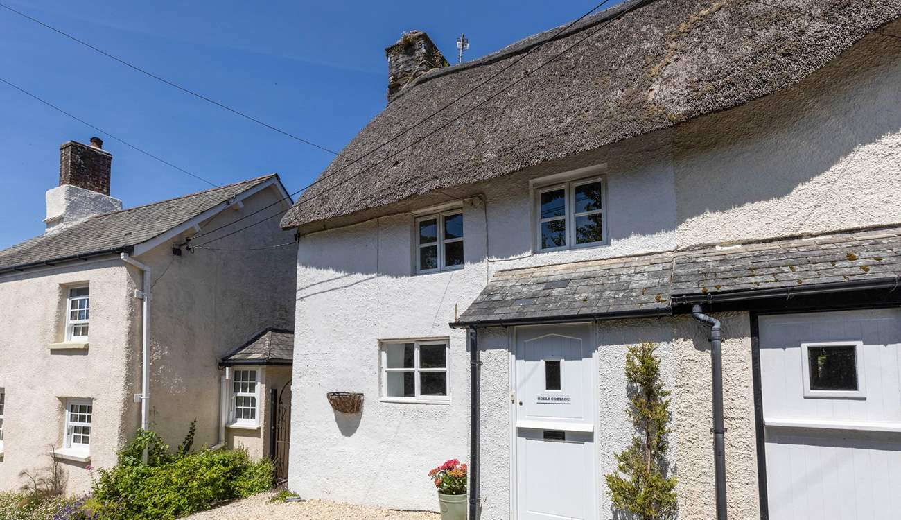 Welcome to Holly Cottage, a gorgeous Grade II Listed cottage.