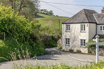From the parking area head down to the cottage.