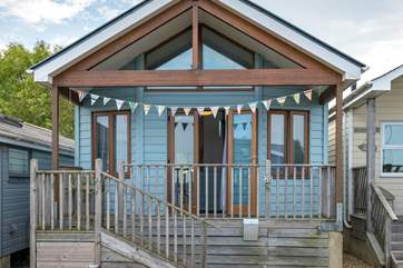 Welcome to The Shack, a wonderful holiday retreat sleeping four, located in Gurnard.