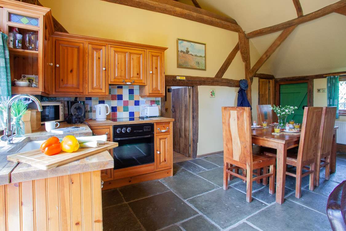 Plenty of space for a leisurely breakfast.