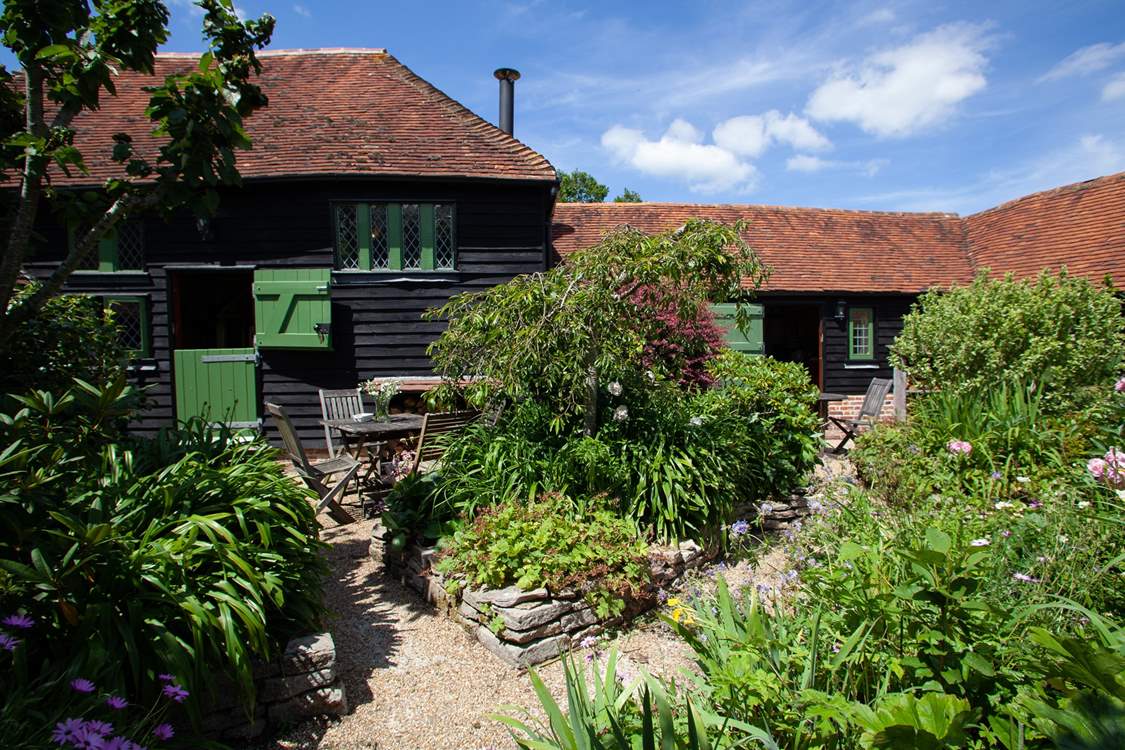 The courtyard is surrounded by pretty plants and gives you the opportunity to chat to fellow guests in the adjoining cottages if you wish.