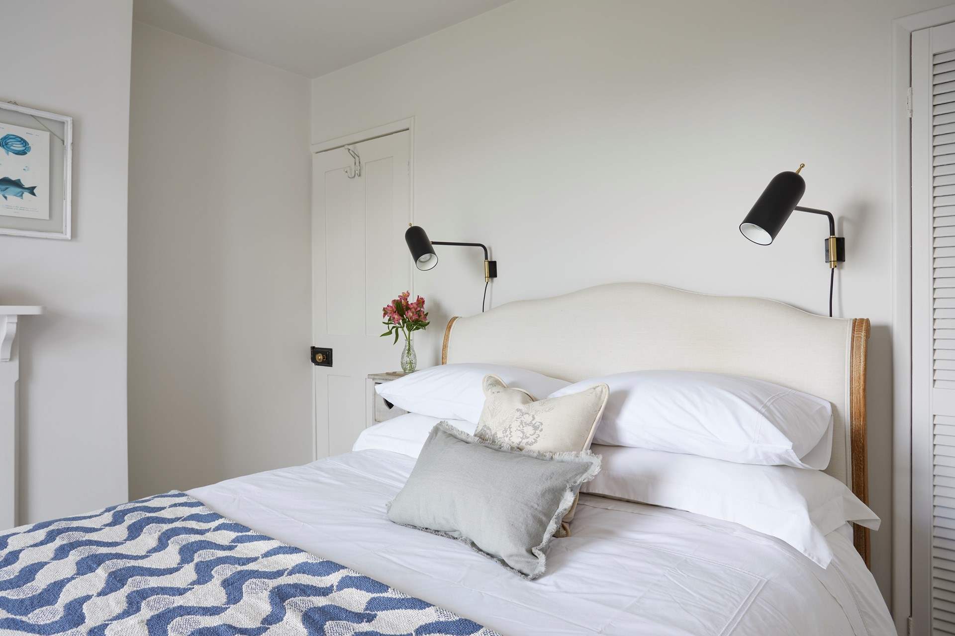Bedroom 1 with cosy king size bed.