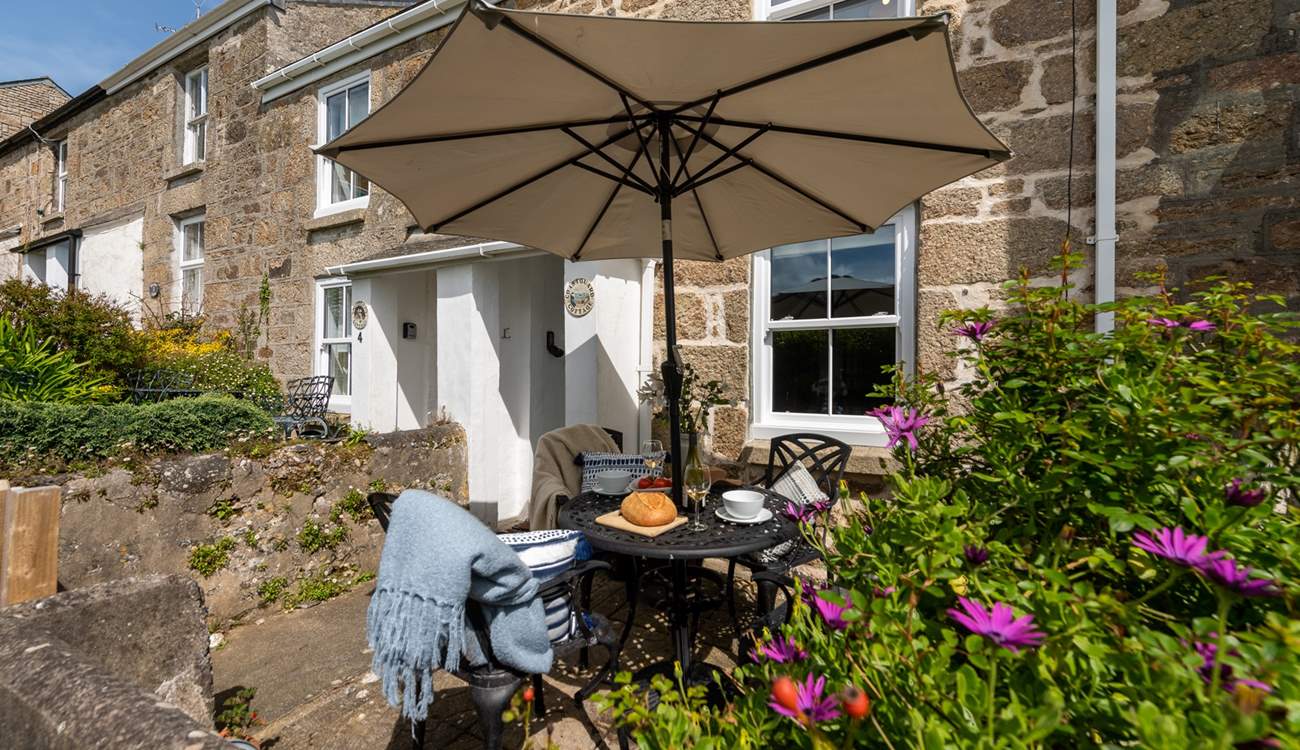 Choose either the delightful patio or the garden to sit and savour your surroundings.