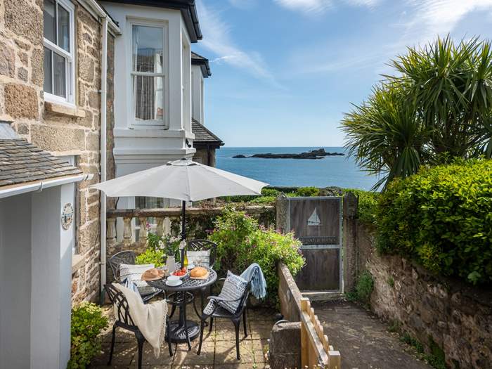 Coastguard Cottage, Sleeps 4 in Mousehole