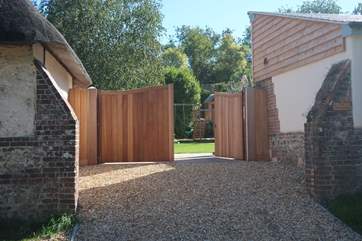 Please note the driveway is steep and gravelled.