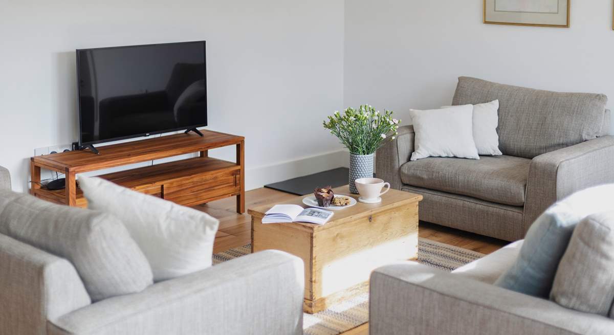 Relax in the cosy sitting area.