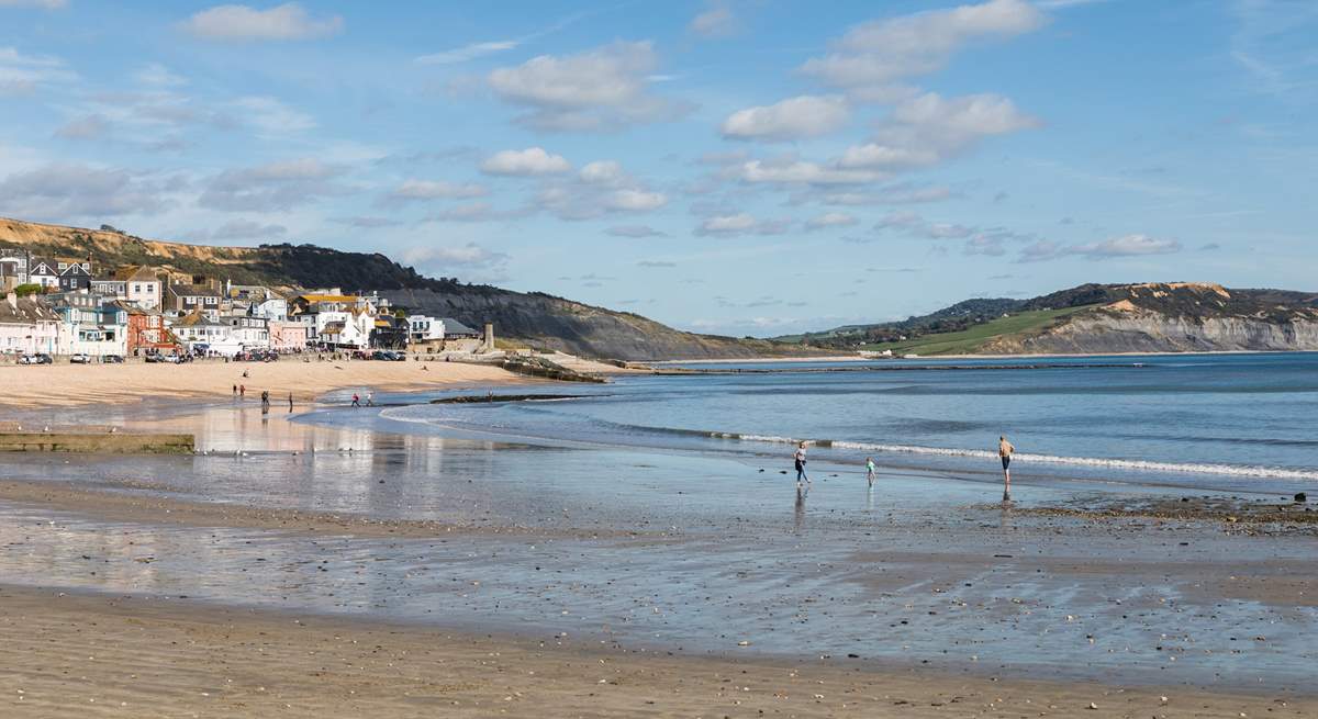 Beautiful Lyme Regis is a short drive away.