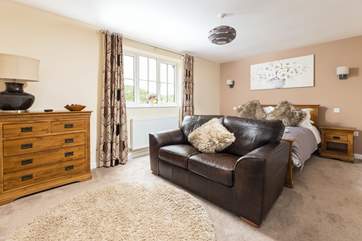 As well as a sumptuous bed, the main bedroom has a super comfy sofa, en suite and private terrace.