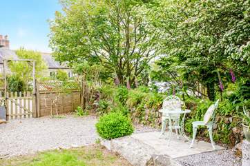 The garden area, perfect for an afternoon tea in the sun.