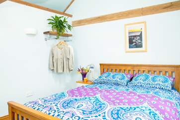 Just imagine getting cosy in this bed after a day of exploring...perfect.
