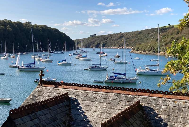 For a wonderful circular coastal walk head to Noss Mayo, on your return there are several pubs to enjoy.