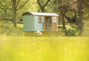 Just the most heavenly little hut settled amongst unspoilt nature. 