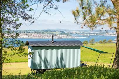 Lynher Hut in 1.7 miles SE of Torpoint