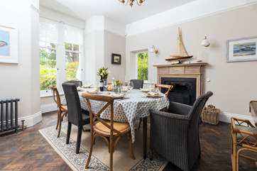 With the original parquet flooring and period features throughout, you will certainly dine in style at Cross Park!