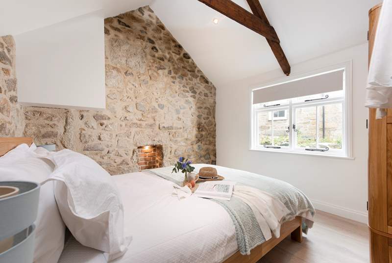 Once an old pilchard press, it has recently been lovingly refurbished to offer a chic and cosy bolthole for four lucky guests.