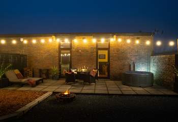 Spend the evening under Pembrokeshire's celebrated starry skies. Make wonderful memories in Officers' Quarters. 