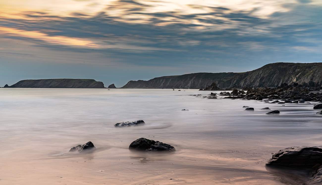 The sweeping landscape of  spectacular Marloes Beach is just a short drive away, with endless golden sands and exhilarating surf.