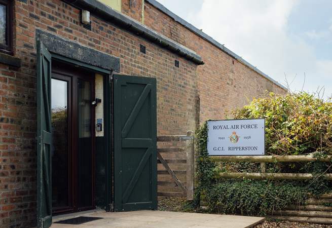 Fancy somewhere a little different to stay, in the heart of Pembrokeshire? This is the perfect hideaway for you.