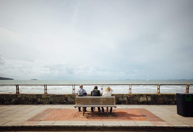 Enjoy fish and chips and ice-creams, taking in the sea air and far reaching views on the sea front in Broad Haven. The perfect spot for magnificent sunsets. 