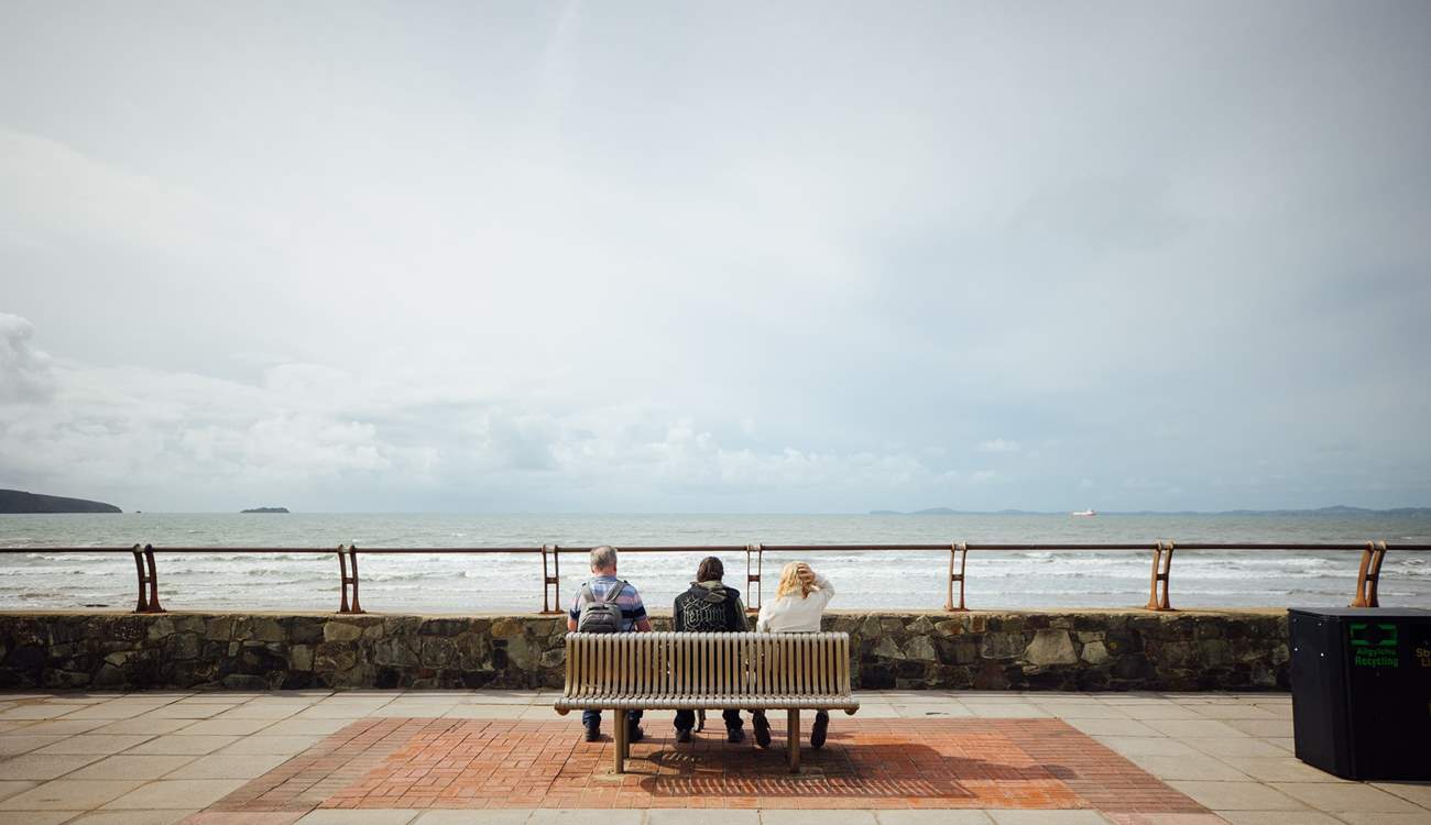 Enjoy fish and chips and ice-creams, taking in the sea air and far reaching views on the sea front in Broad Haven. The perfect spot for magnificent sunsets. 