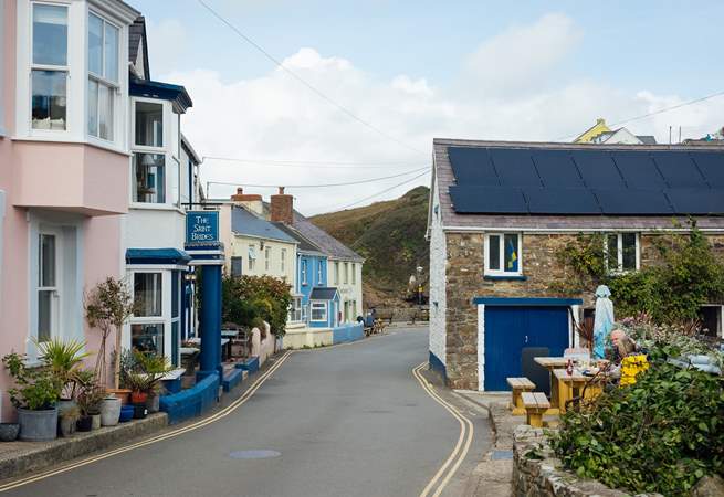 Walk the coast path to the pretty seaside village of Little Haven, or take the very short drive. You will discover a sandy beach and many good eateries. At low tide stroll across the beach to Broad Haven. 