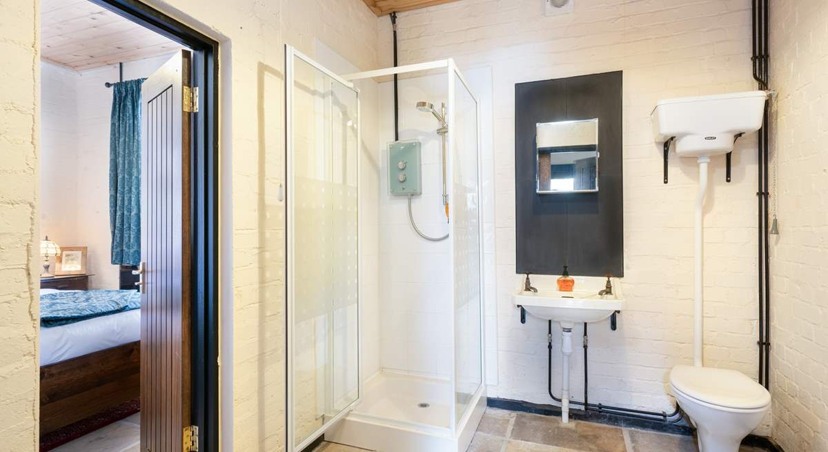 1940s style en suite shower-room.