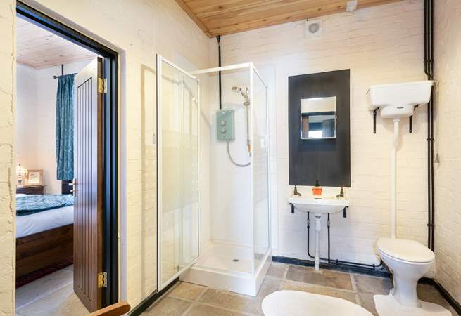 1940s style en suite shower-room.