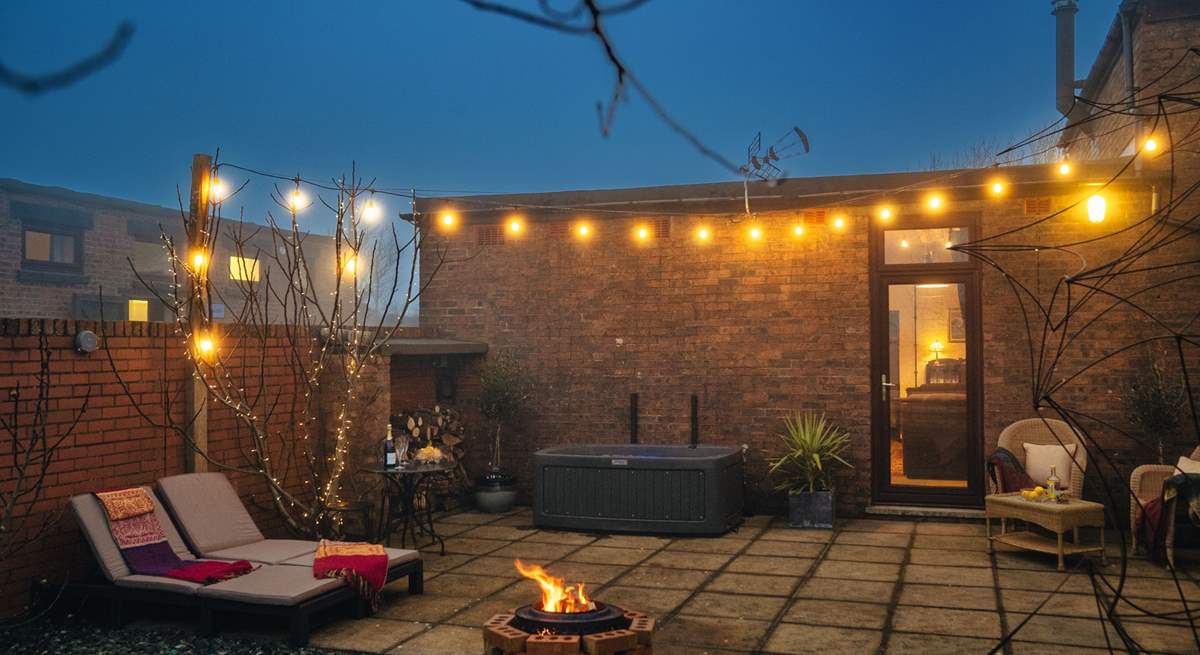 Cosy moments around the fire pit.