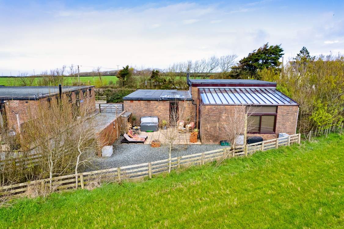 Steeped in WWII history, yet surrounded by rolling meadows and farmland, Officers' Mess is a truly unique getaway.