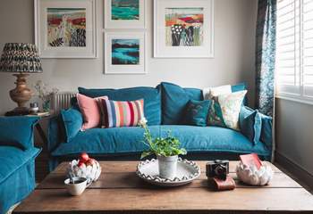 Snuggle up on the sofa at the end of a day of adventures in north Cornwall.