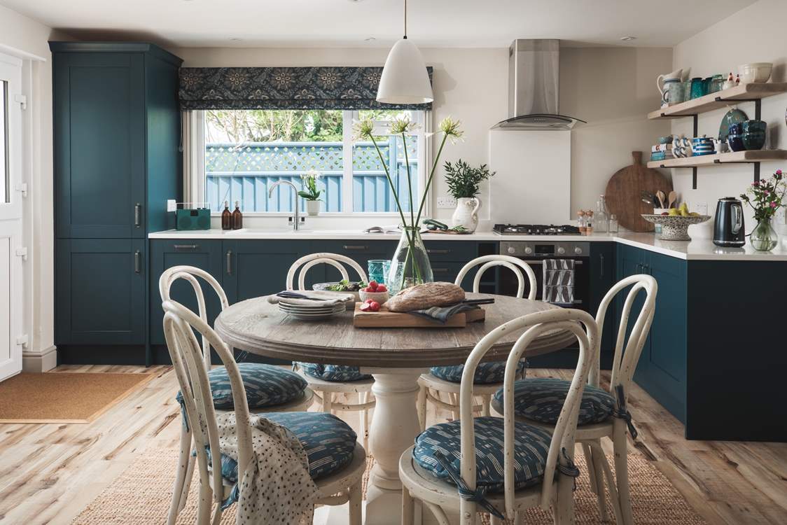 Dine in style at Bossiney Cabin.
