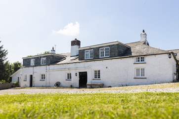 Welcome to Warner Cottage (on the left).