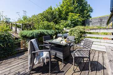 Al fresco dining in the sun on the terrace.