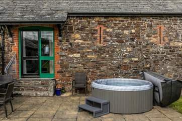 Your very own hot tub, bliss!