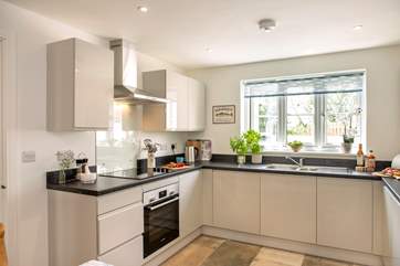 The delightful kitchen/dining-room.