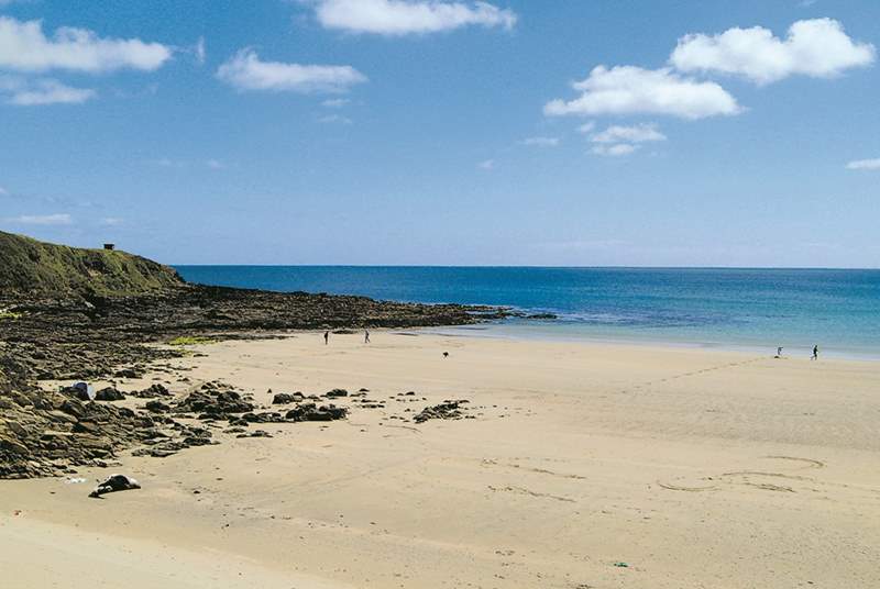 Enjoy a walk and outdoor lunch at the hidden hut beach cafe on Porthcurnick beach.