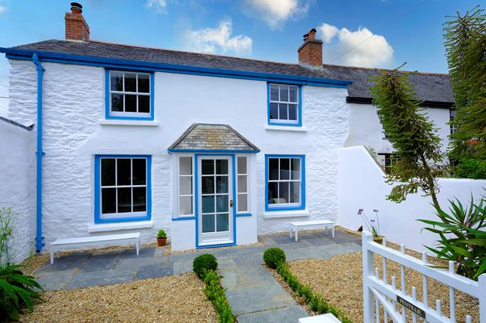 Pentillie is a 3 bedroom cottage near the beach near St Mawes, South Cornwall.