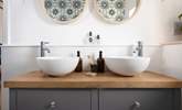 Twin sinks so you can clean your gnashers in unison! - Thumbnail Image