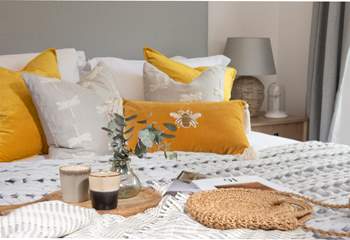 Lovely linens, gorgeous cushions and snug throws.