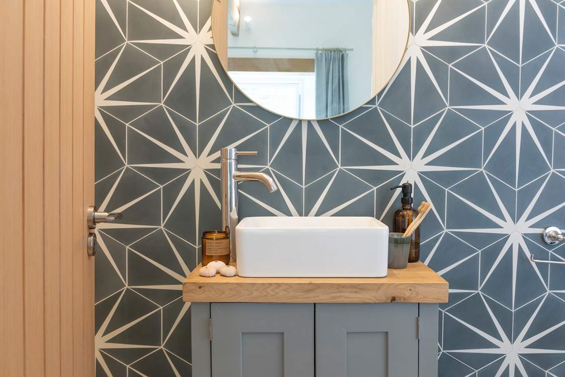 And not wanting to miss out, bedroom 5 also has an en suite shower-room.