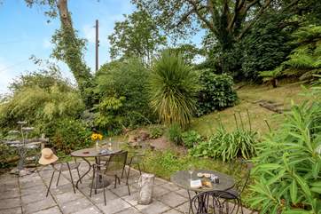 The little garden and patio is perfect for a chilled glass of wine.